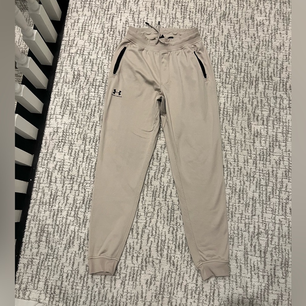 Men’s under armour khaki sport-style joggers size small